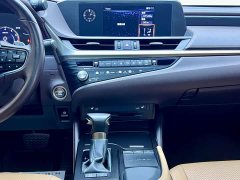 Lexus ES 2020 200 Excellence Edition - фото 16