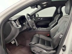 Volvo XC60 B5 four-wheel drive Zhiyuan Sport Edition - фото 4