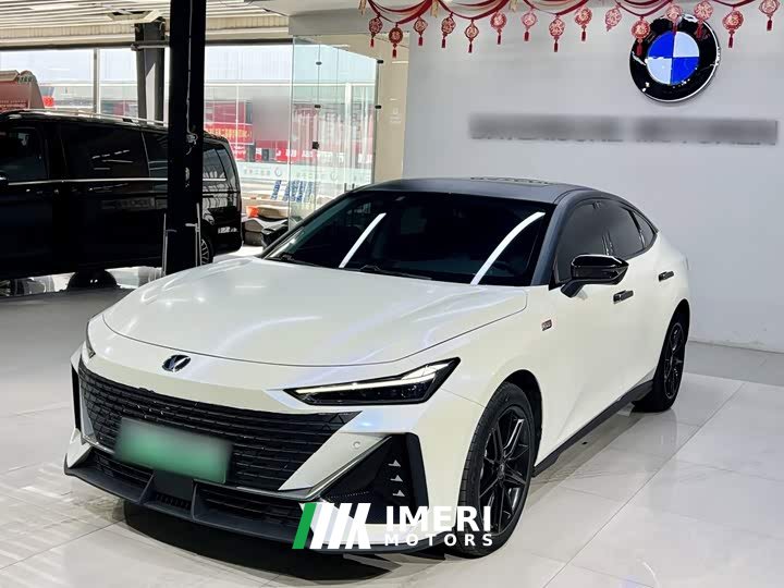 Changan UNI-V iDD 1.5T 113km Version - автомобиль из Китая
