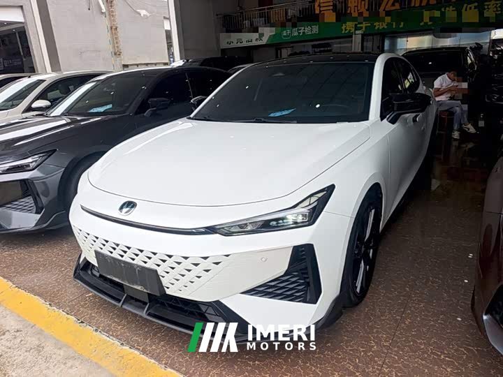 Changan UNI-V 1.5T Premium Version - автомобиль из Китая