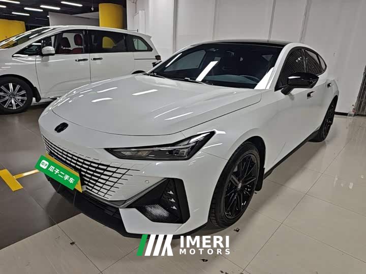 Changan UNI-V 1.5T Premium Version - автомобиль из Китая