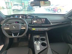 Changan UNI-V 1.5T Edition - фото 10