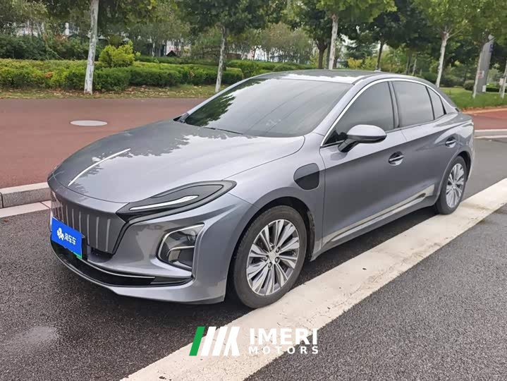 Hongqi E-QM5 610km PLUS - автомобиль из Китая