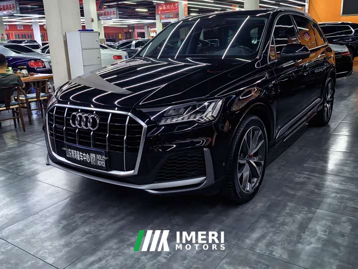 Audi Q7 55 TFSI quattro S line Version - автомобиль из Китая