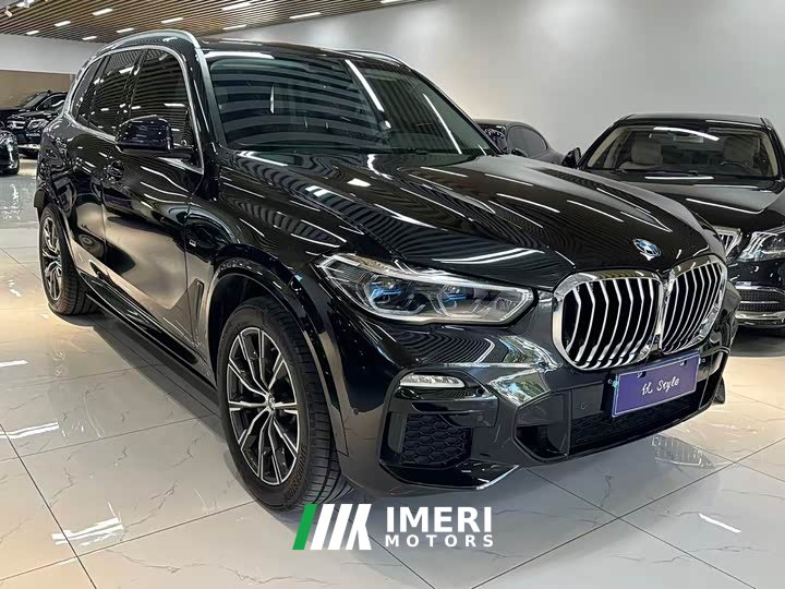 BMW X5 xDrive40i Deluxe Version M - автомобиль из Китая