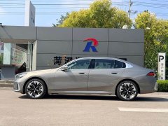 BMW 5 530Li Deluxe Version Luxury - фото 4