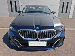 BMW i5 xDrive 50L M - фото 2