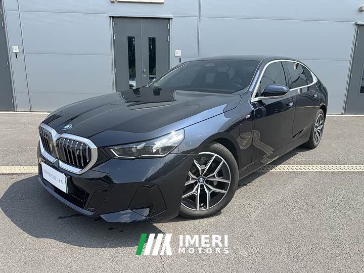 BMW i5 eDrive 40L M - автомобиль из Китая