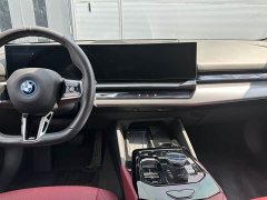 BMW i5 eDrive 40L M - фото 8