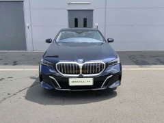 BMW i5 eDrive 35L M - фото 3