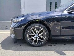 BMW i5 eDrive 35L M - фото 7