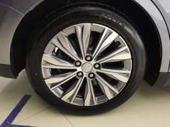 Hongqi E-QM5 610km PLUS - фото 6