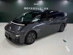 Li Auto MEGA Ultra - фото 1
