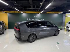 Li Auto MEGA Ultra - фото 3