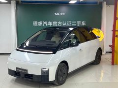Li Auto MEGA Home Edition - фото 1