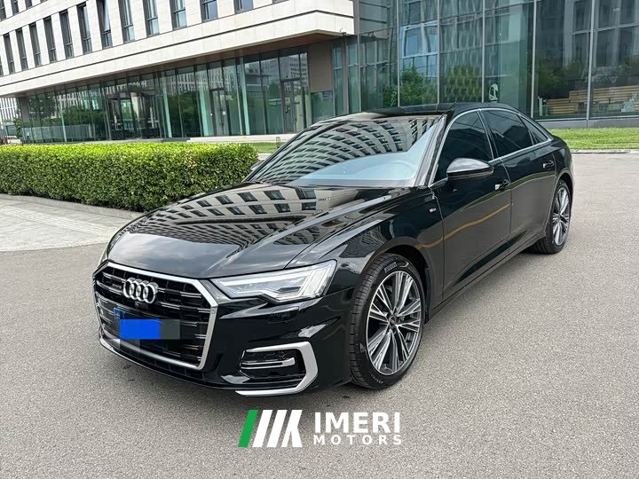 Audi A6L 45 TFSI quattro Version - автомобиль из Китая