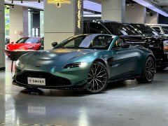 Aston Martin V8 Vantage 4.0T V8 F1 Edition Roadster - фото 1