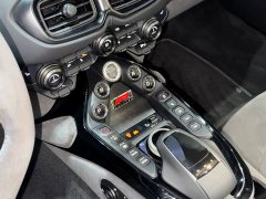 Aston Martin V8 Vantage 4.0T V8 F1 Edition Roadster - фото 16