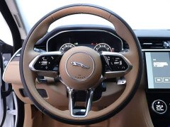 Jaguar XFL 2.0T P250 two-wheel drive exclusive luxury version - фото 16