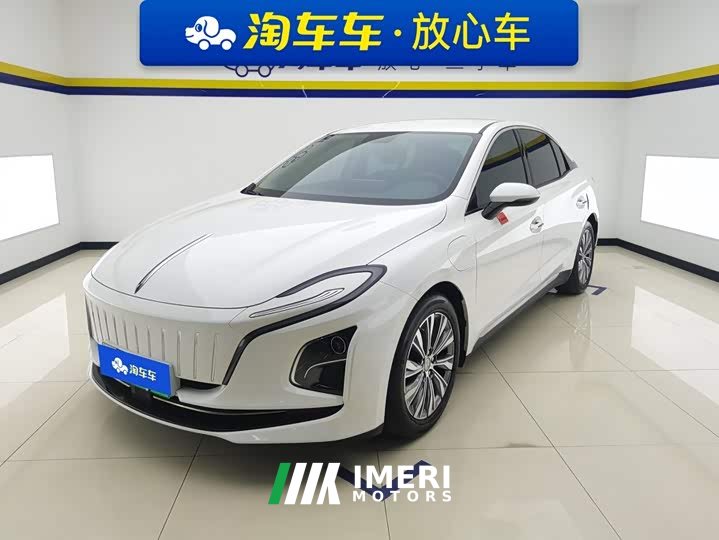 Hongqi E-QM5 620km PLUS - автомобиль из Китая