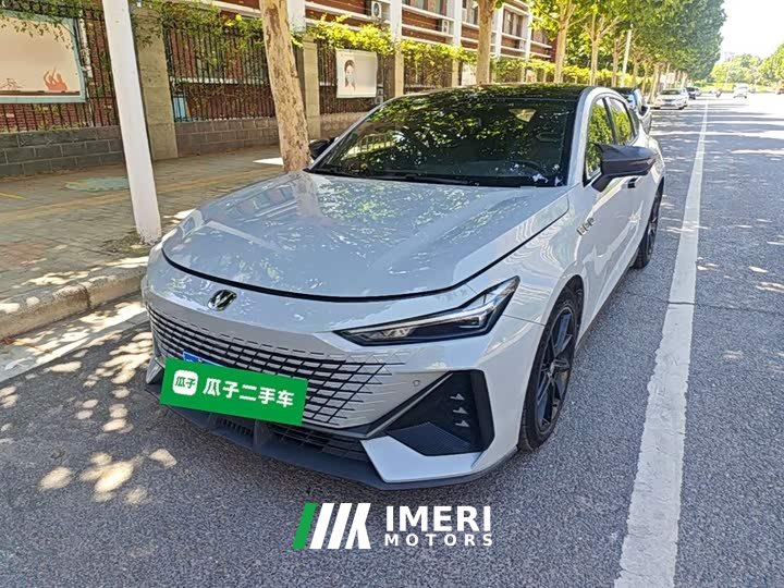 Changan UNI-V 1.5T Premium Version - автомобиль из Китая