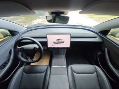 Tesla Model 3 rear-wheel drive version - фото 8