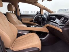 Denza D9 DM-i smart driving version 1020 four-wheel drive exclusive - фото 11