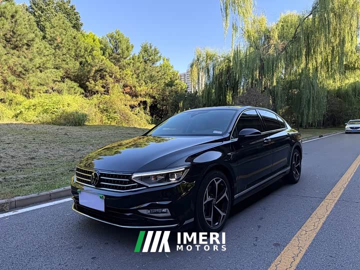 Volkswagen 200Anniversary Edition 330TSI DSGLuxury Version