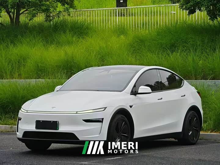 Tesla Model Y 2025 rear-wheel drive version - автомобиль из Китая
