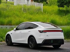 Tesla Model Y 2025 rear-wheel drive version - фото 7