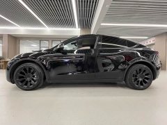 Tesla Model Y standard range rear-wheel drive version - фото 10