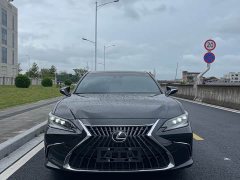 Lexus ES 300h Edition - фото 2
