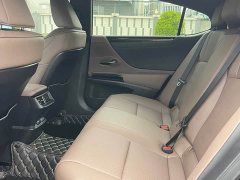 Lexus ES 300h Edition - фото 5