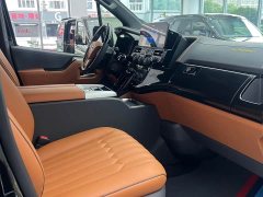 Toyota Hiace 3.5L Automatic - фото 7