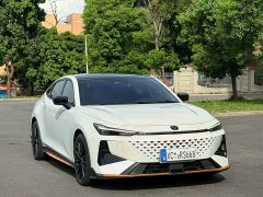 Changan UNI-V 1.5T Premium Version - фото 3