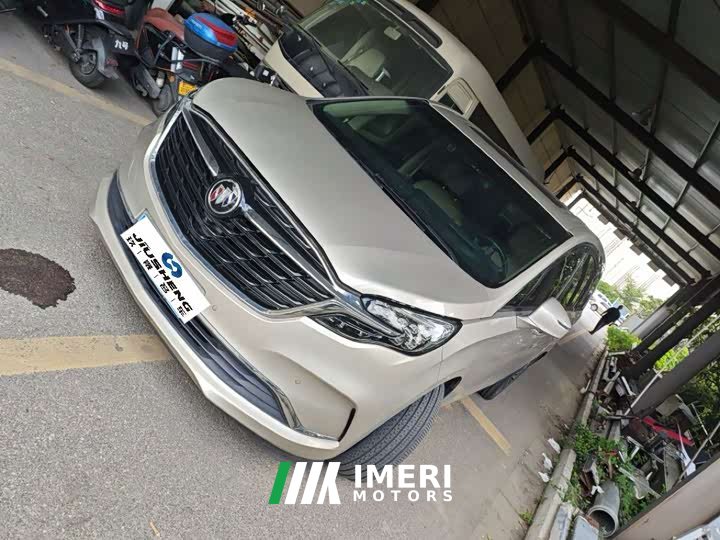 Buick GL8 ES 653T Luxury Version