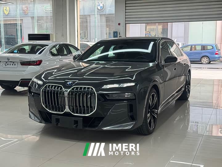 BMW i7 eDrive50L DeluxeM - автомобиль из Китая