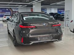 BMW i7 eDrive50L DeluxeM - фото 4