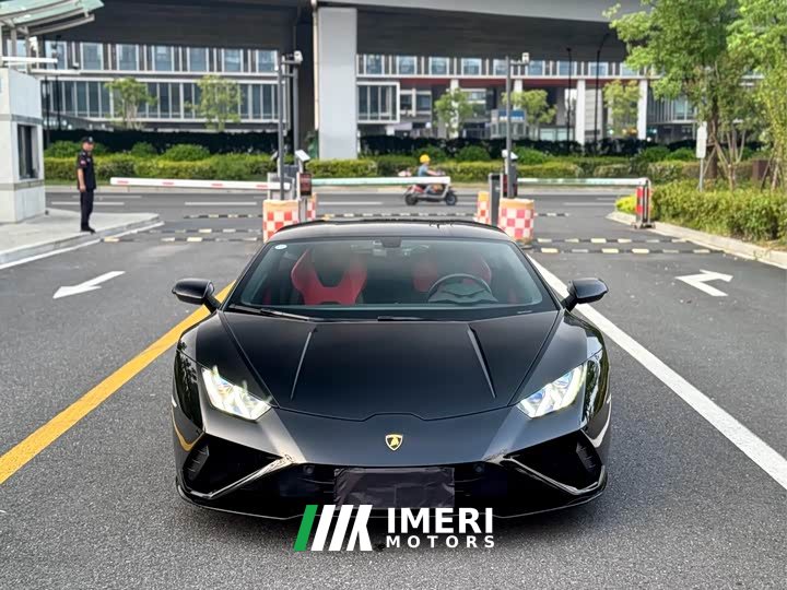 Tahoe Huracán EVO RWD