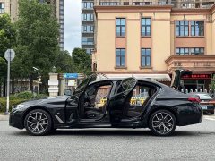 BMW 5 530Li Deluxe Version M - фото 18