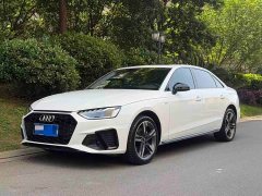 Audi A4L 40 TFSI Luxury Version - фото 1