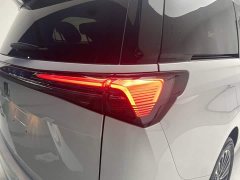 Buick GL8 Deluxe Edition - фото 10