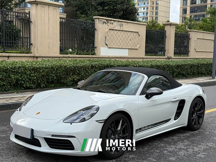 Porsche 718 Boxster T 2.0T - автомобиль из Китая