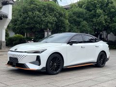Changan UNI-V 1.5T Premium Version - фото 1