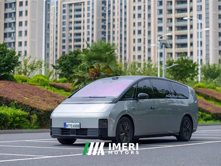Li Auto MEGA Home Edition