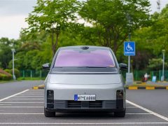 Li Auto MEGA Home Edition - фото 2