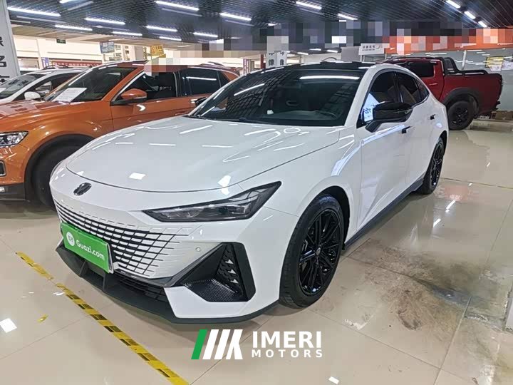 Changan UNI-V 1.5T Premium Version - автомобиль из Китая