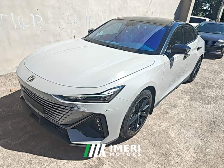 Changan UNI-V 1.5T Premium Version - автомобиль из Китая