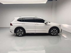 Volkswagen L 330TSI 2WDR-Line Edition - фото 6