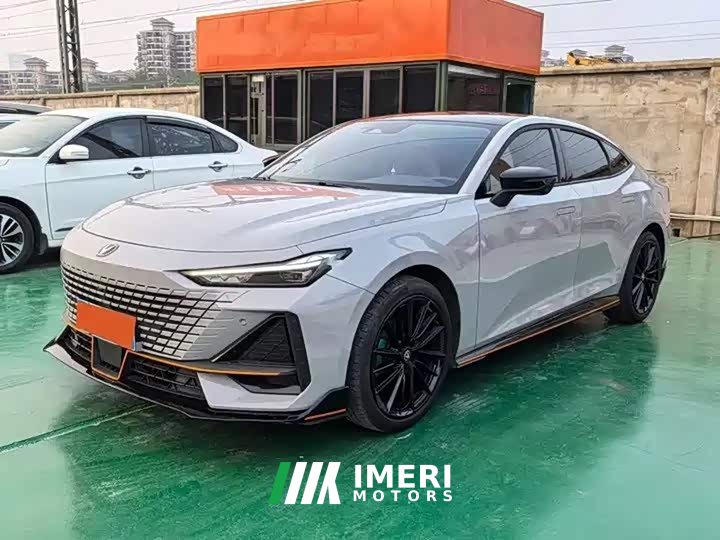 Changan UNI-V 1.5T Edition - автомобиль из Китая